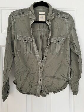American Eagle Outfitters Sage Green Boyfriend Button-Up